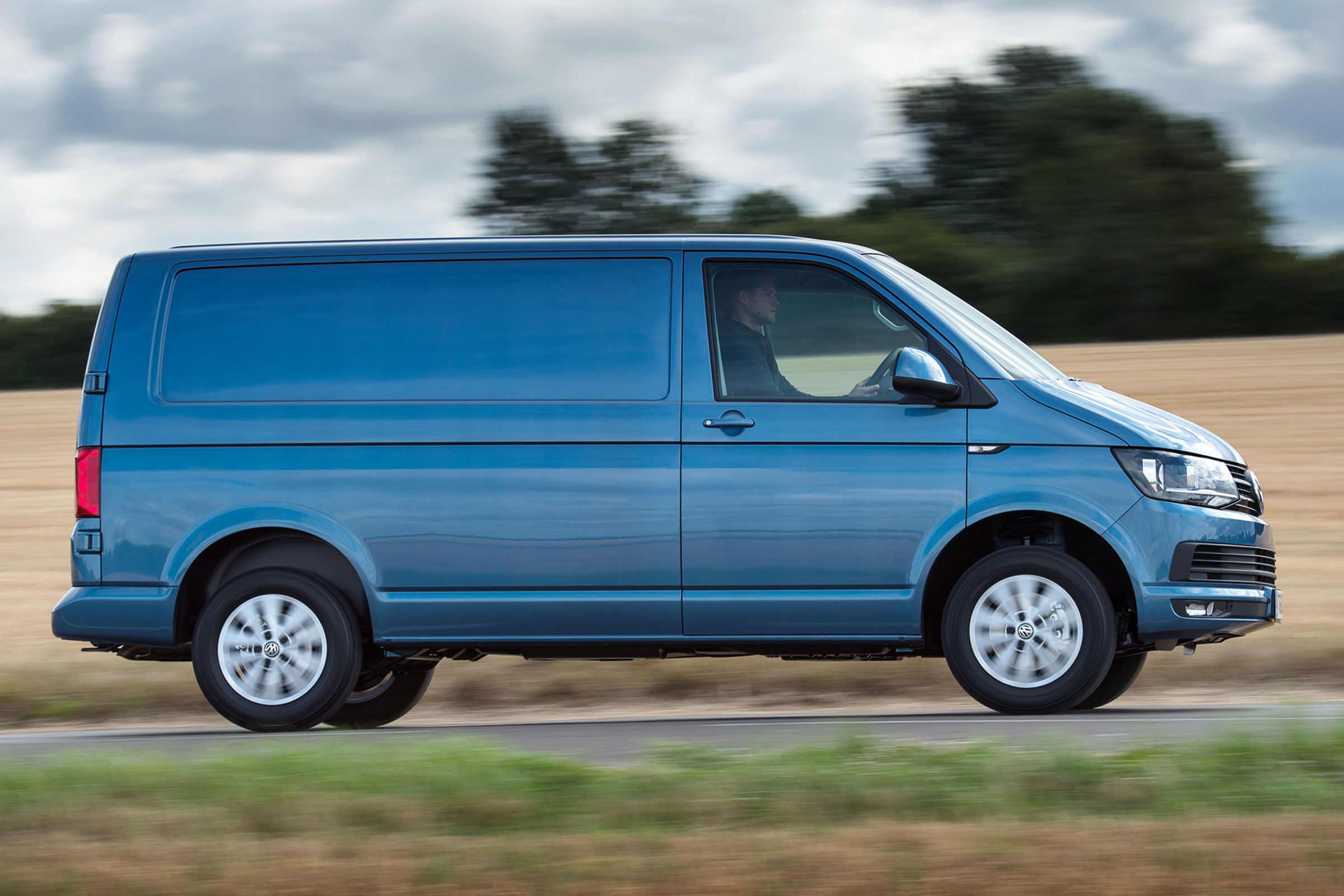 VW Transporter Highline side