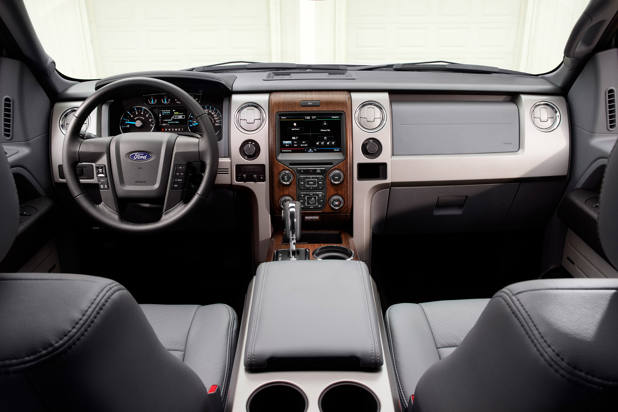 Ford F-150 - interior