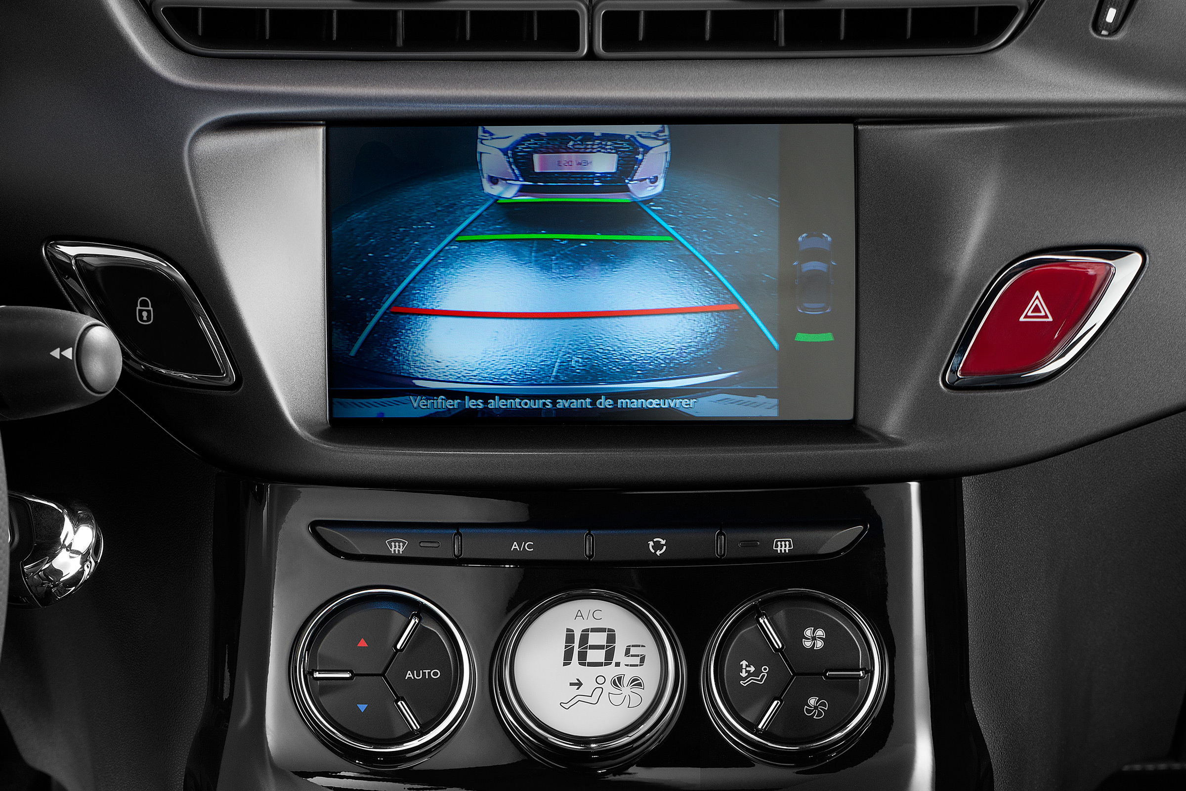 DS 3 hatchback and Cabrio - reversing camera
