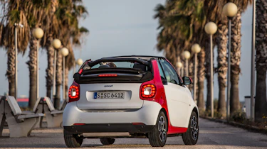 Smart ForTwo Cabrio 2016 - rear quarter