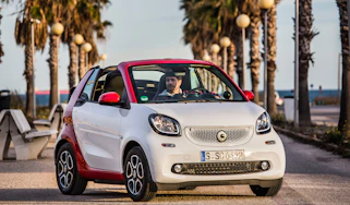 Smart ForTwo Cabrio 2016 - front quarter