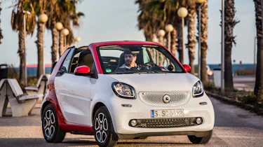 Smart ForTwo Cabrio 2016 - front quarter