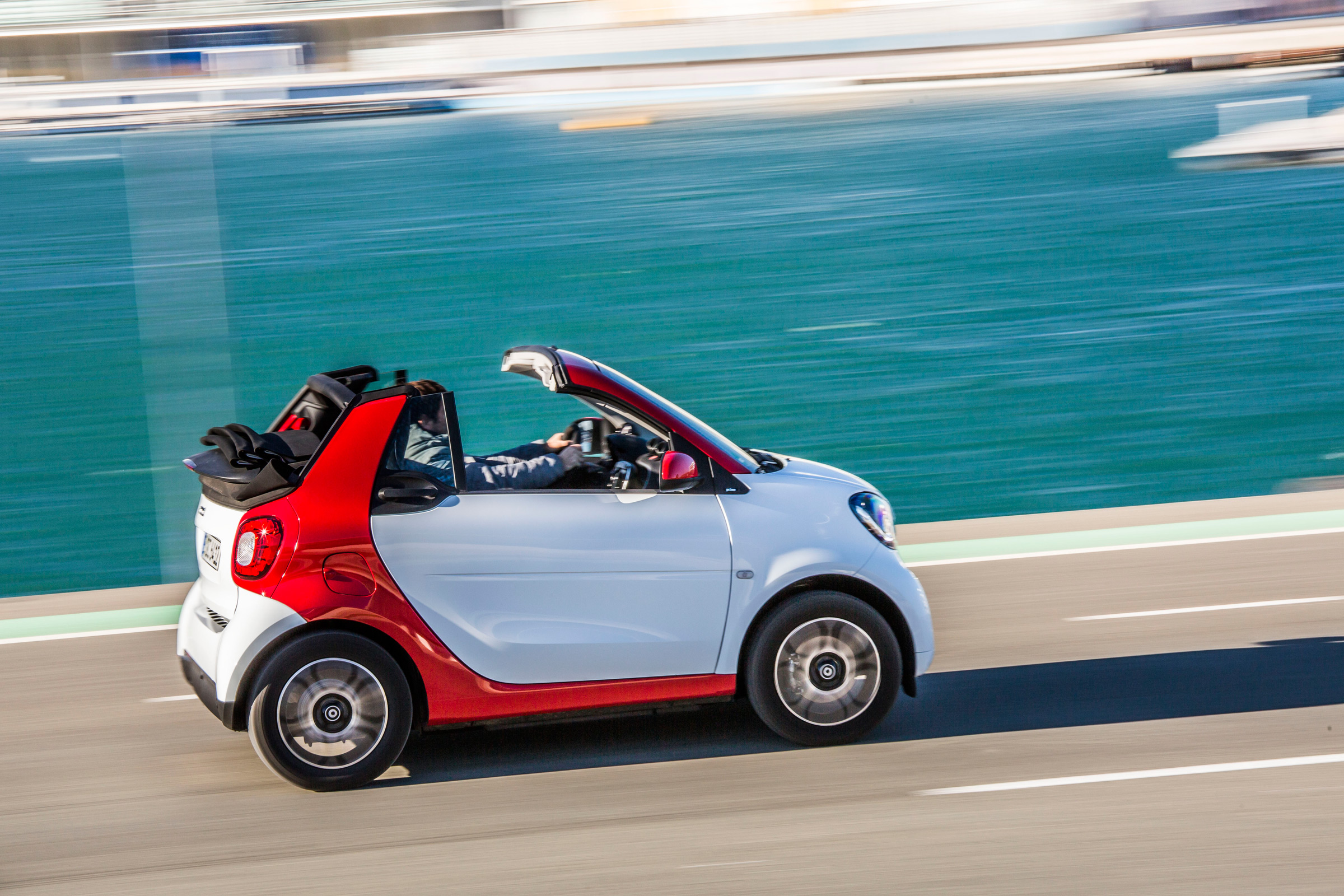 Smart ForTwo Cabrio 2016 - side tracking 2