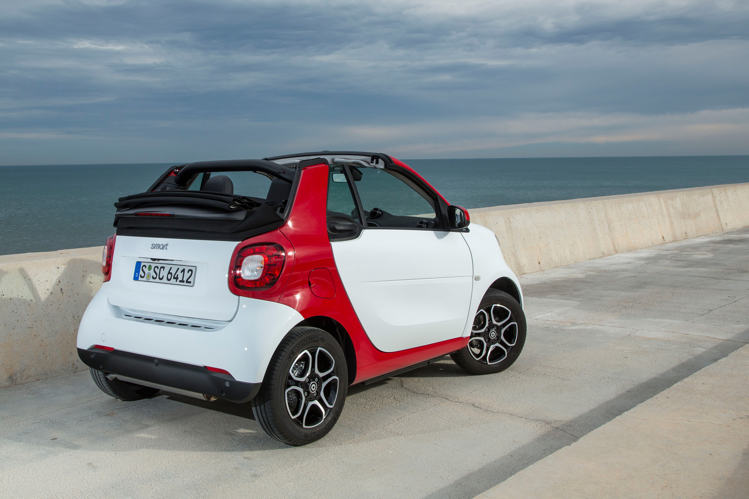 Smart ForTwo Cabrio 2016 - rear quarter 2