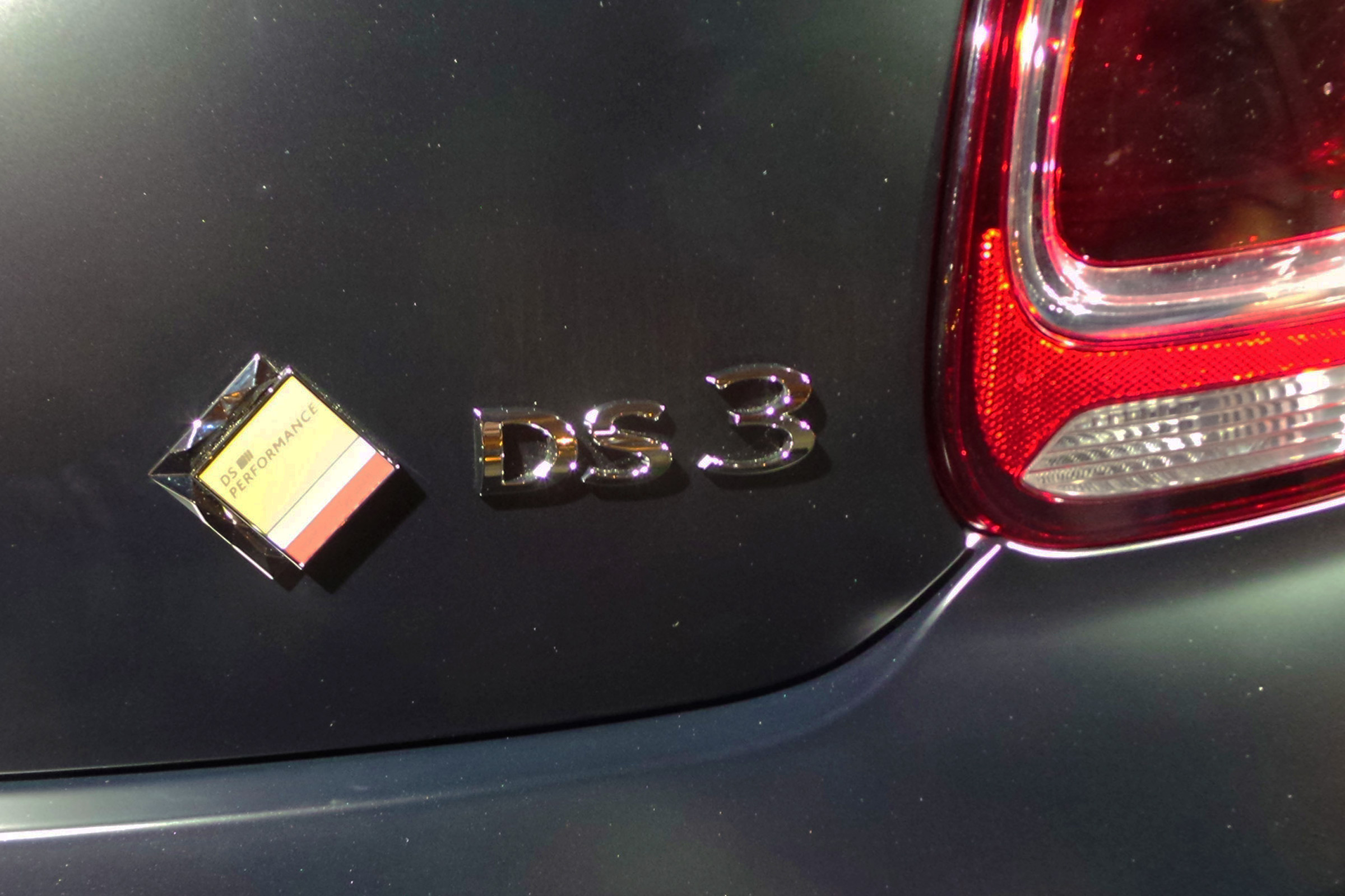 DS 3 hatchback 2016 - DS Performance badge reveal