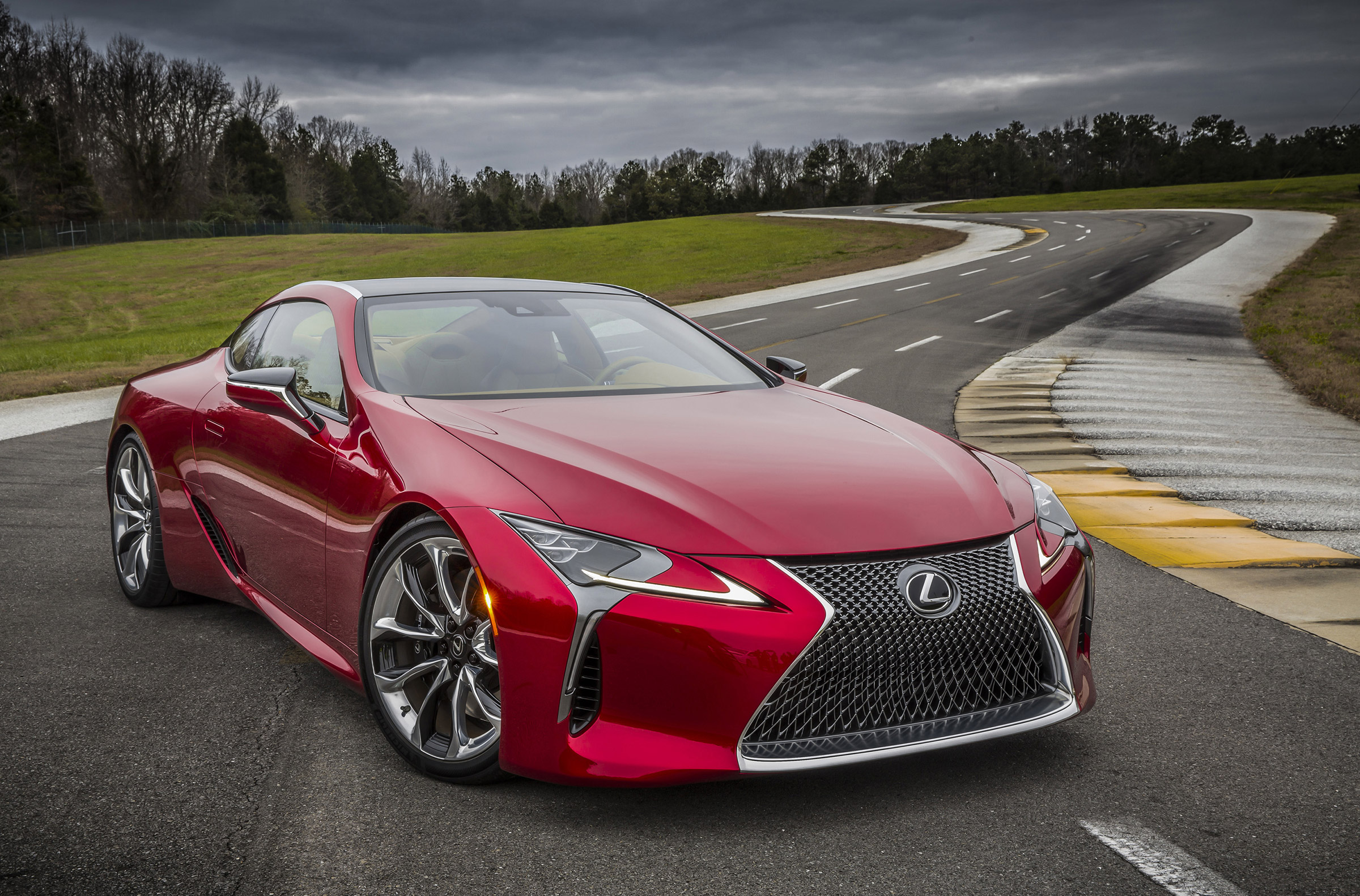 Lexus LC500 front side track