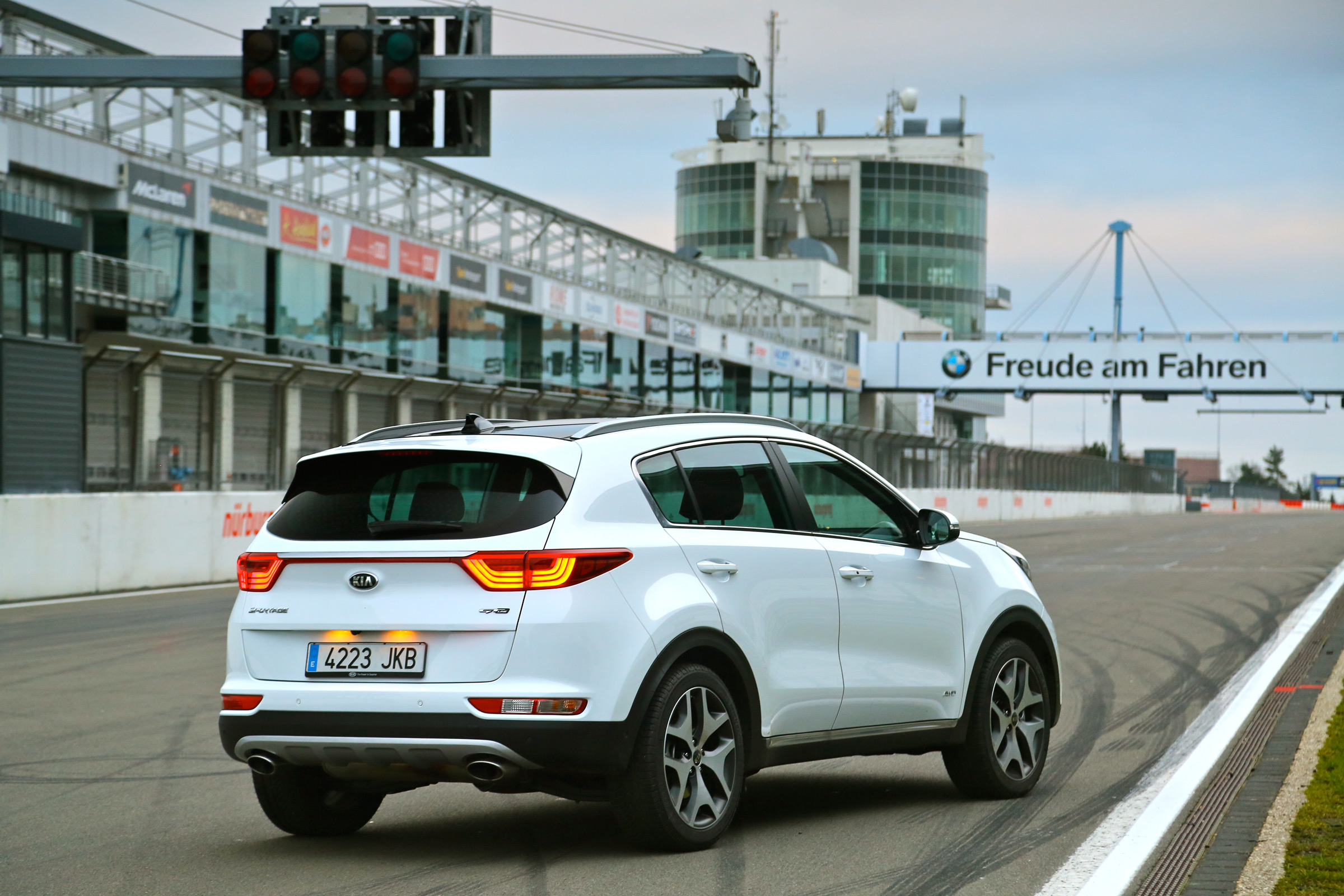 New Kia Sportage SUV 2016 - rear quarter