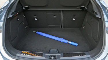 Infiniti Q30 2.2 Diesel 2016 - boot space