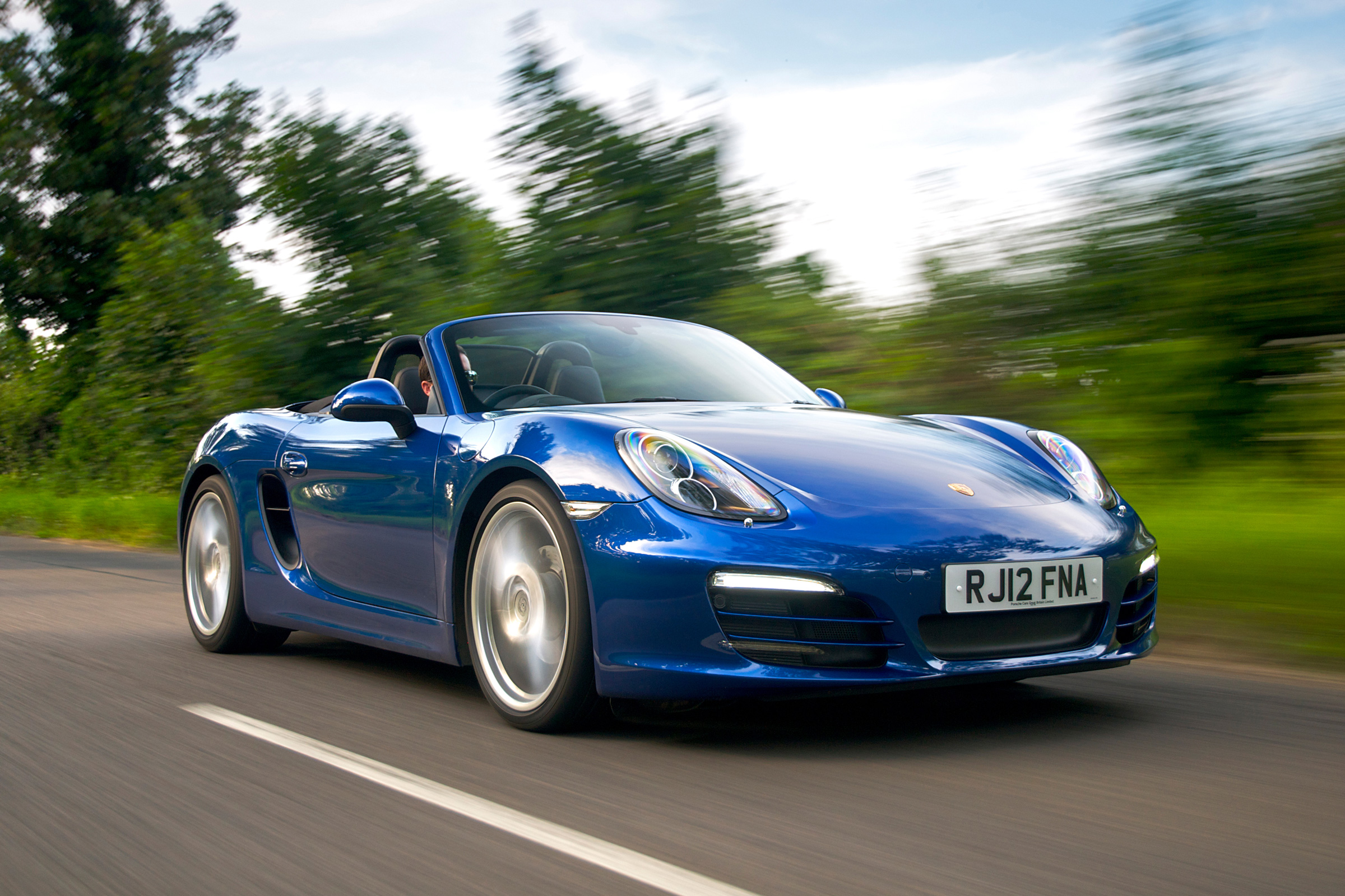 Porsche Boxster - blue front tracking
