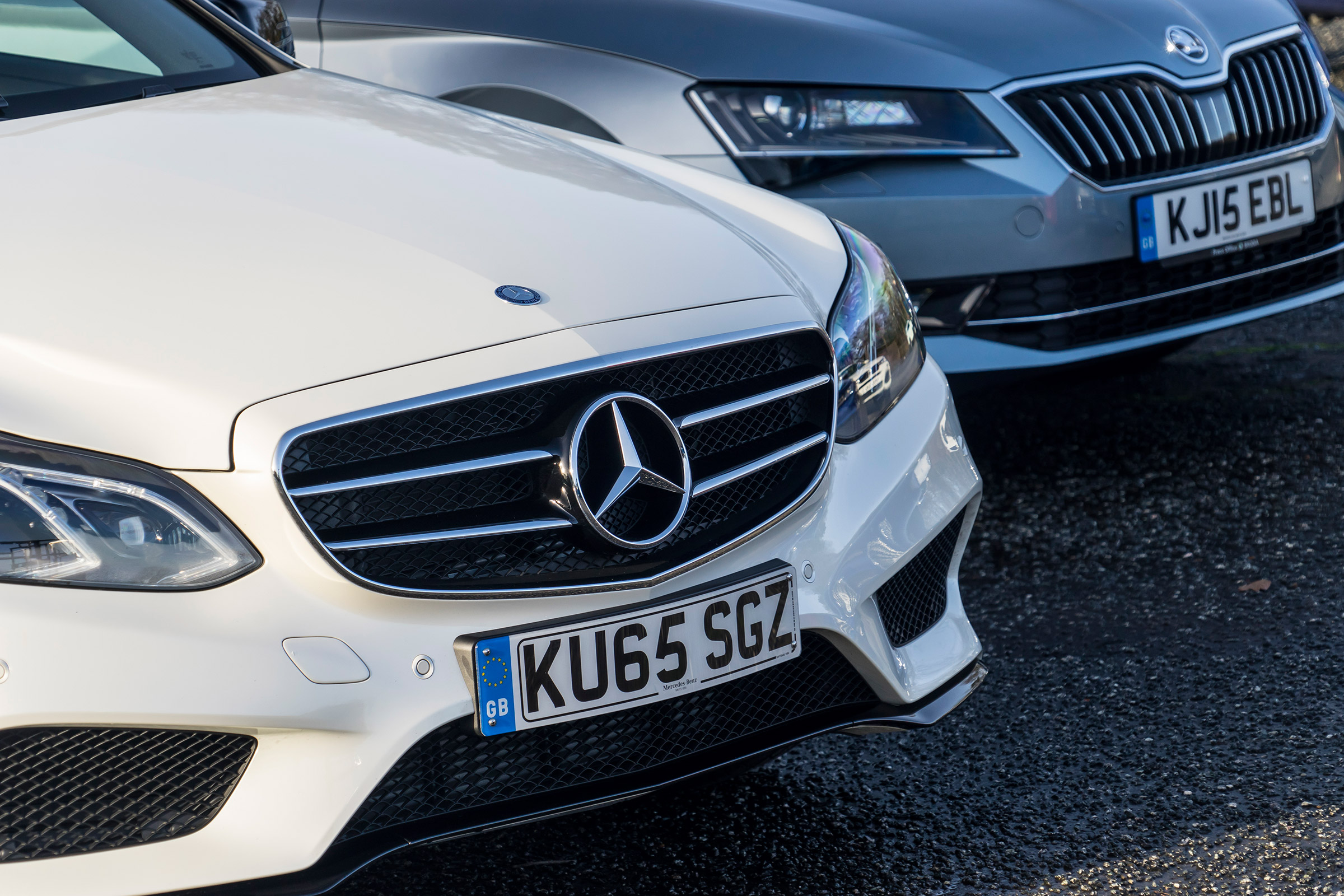 Mercedes E-Class vs Skoda Superb - detail