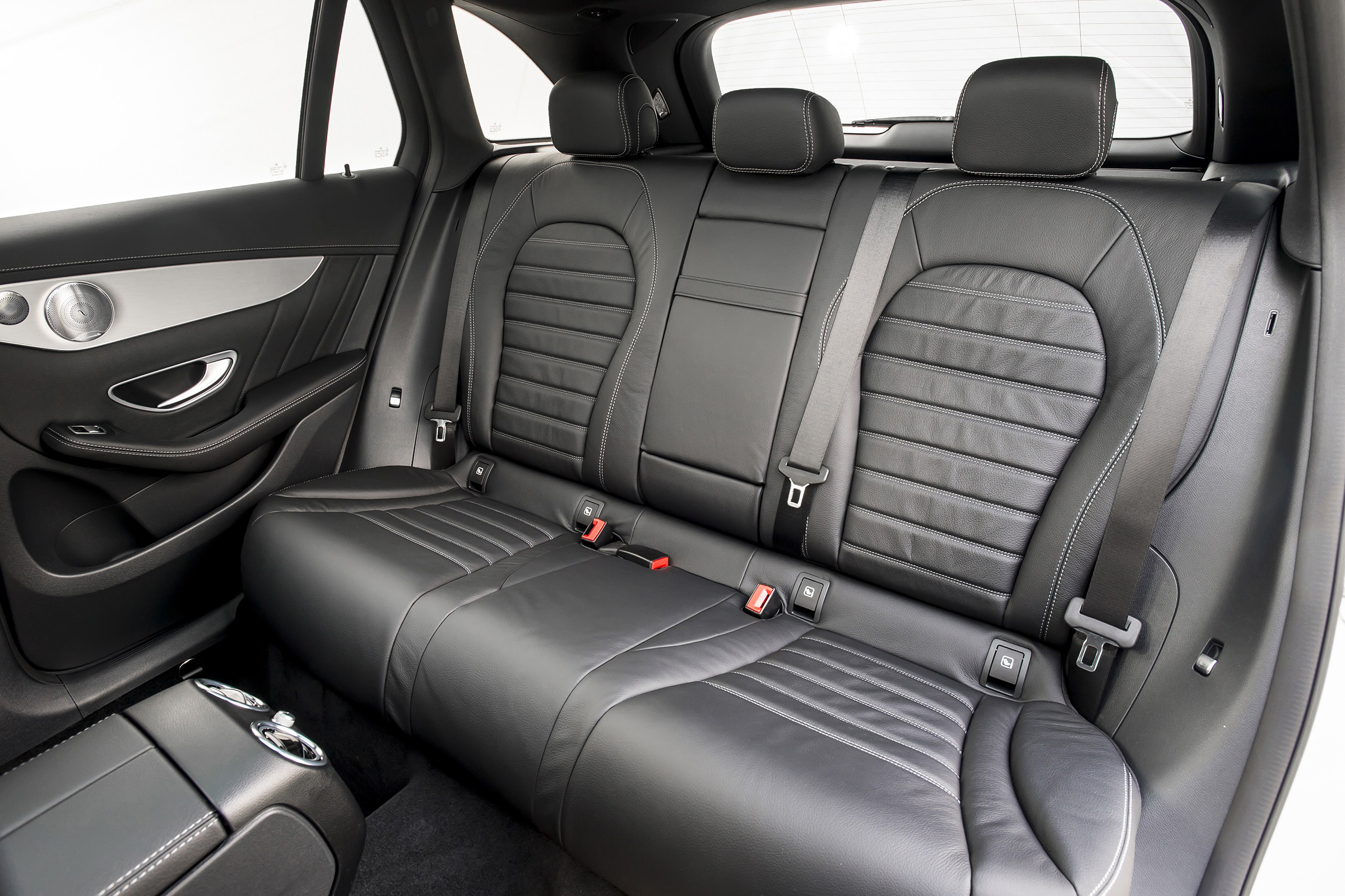 Mercedes GLC 250d 2016 - rear seats