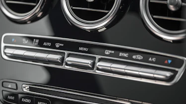 Mercedes GLC 250d 2016 - dashboard buttons