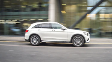 Mercedes GLC 250d 2016 - side tracking