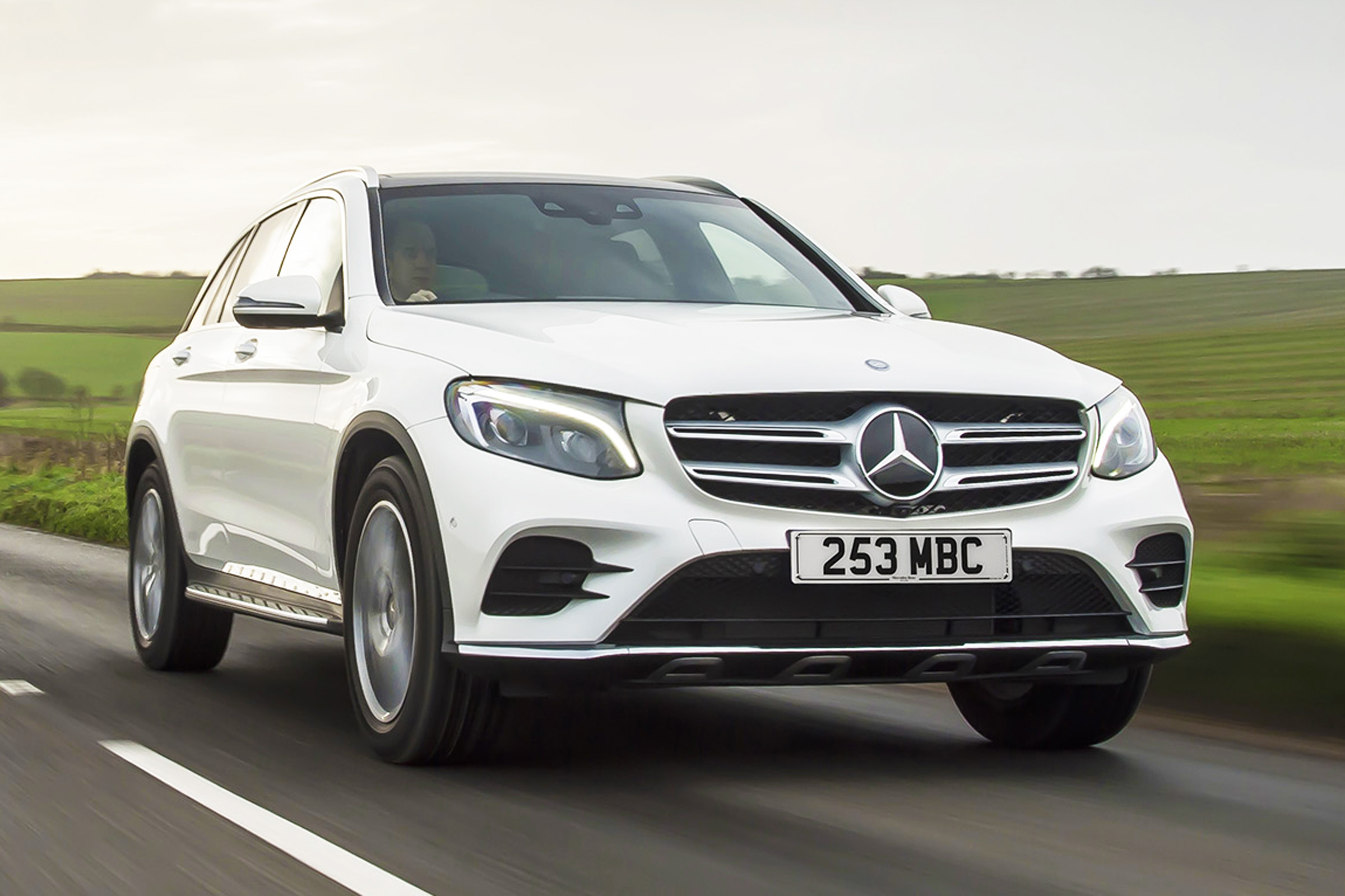 Mercedes GLC 250d front tracking cropped