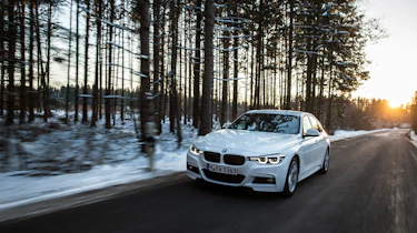 BMW 330e - front panning