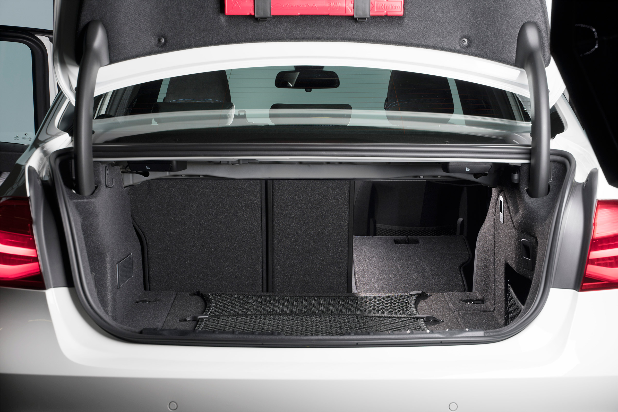 BMW 330e - boot