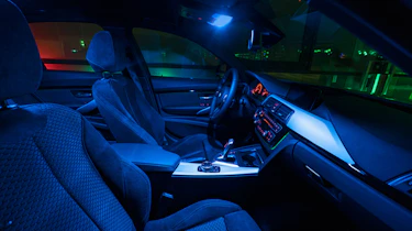 BMW 330e - blue interior