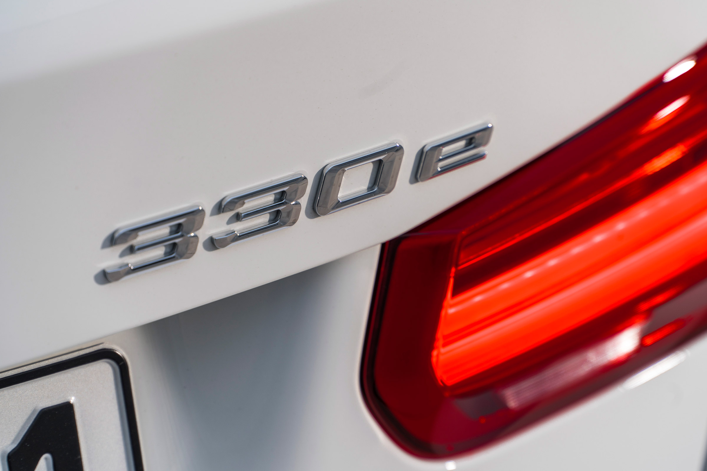 BMW 330e - badge detail