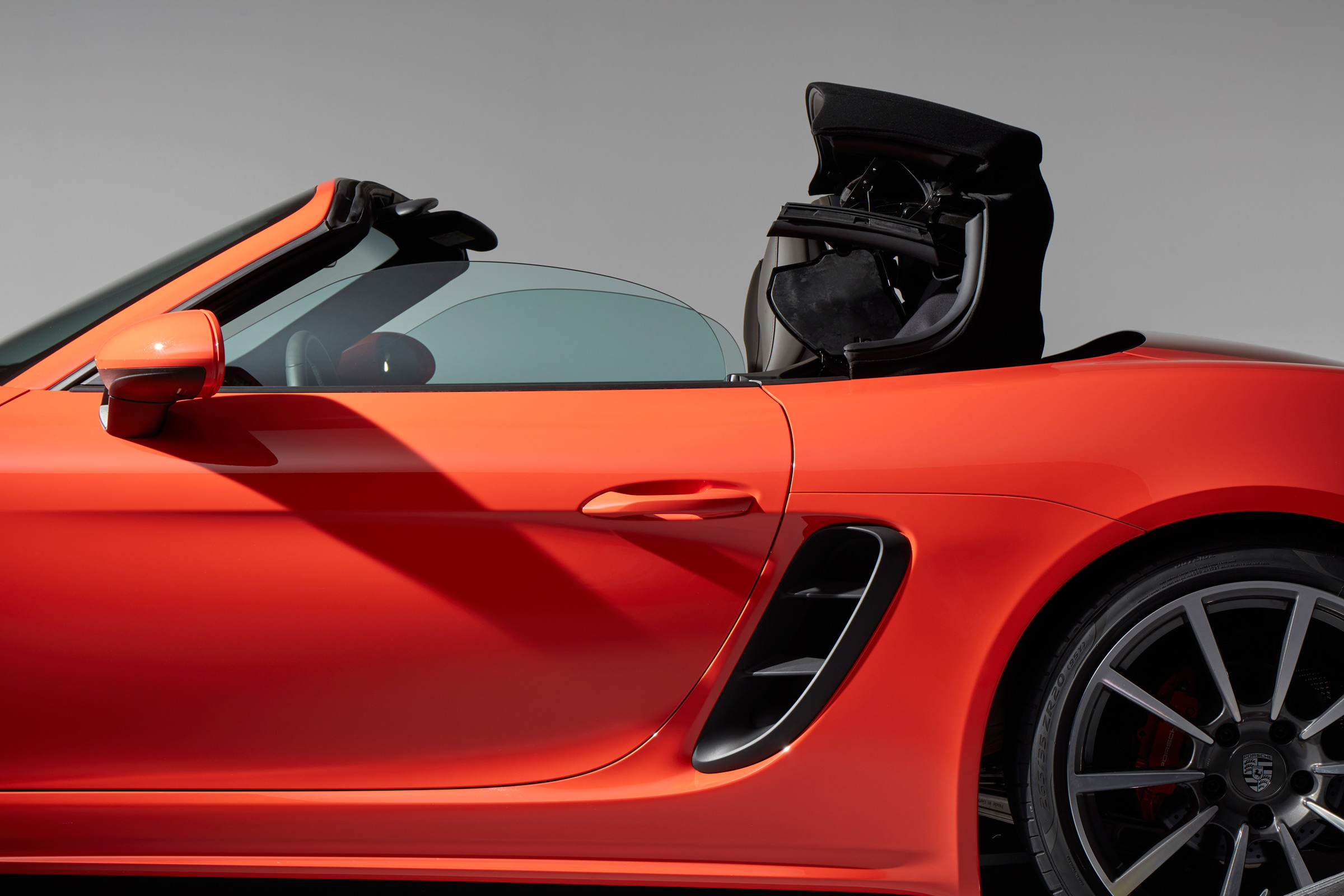Porsche 718 Boxster - roof opening 2