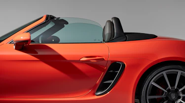 Porsche 718 Boxster - roof open