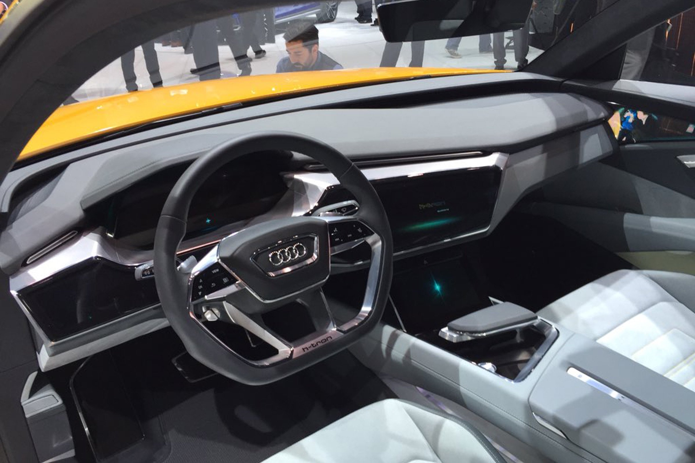 Audi h-tron concept - show interior