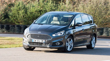 Ford S-Max AWD - front cornering