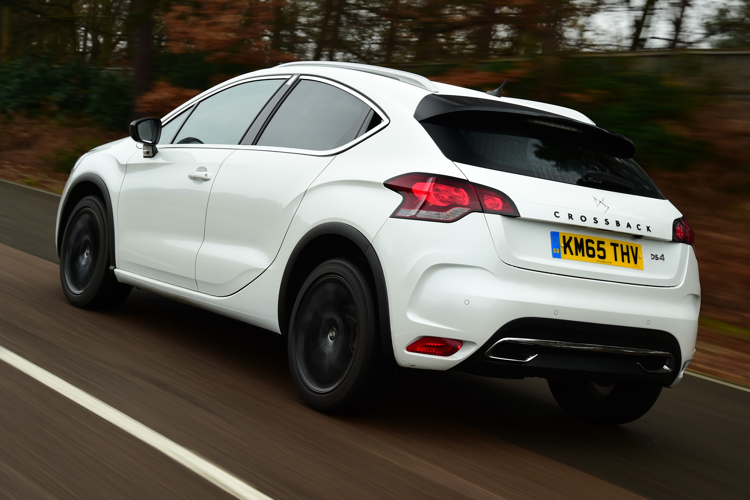 DS 4 Crossback group test - rear tracking