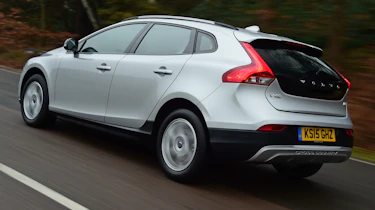 Volvo V40 Cross Country road test - rear tracking
