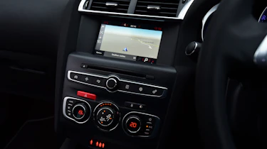 DS 4 Crossback group test - infotainment