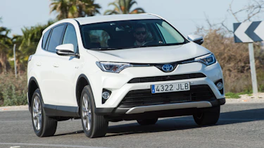 Toyota RAV4 Hybrid - front cornering