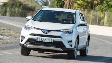 Toyota RAV4 Hybrid - front action
