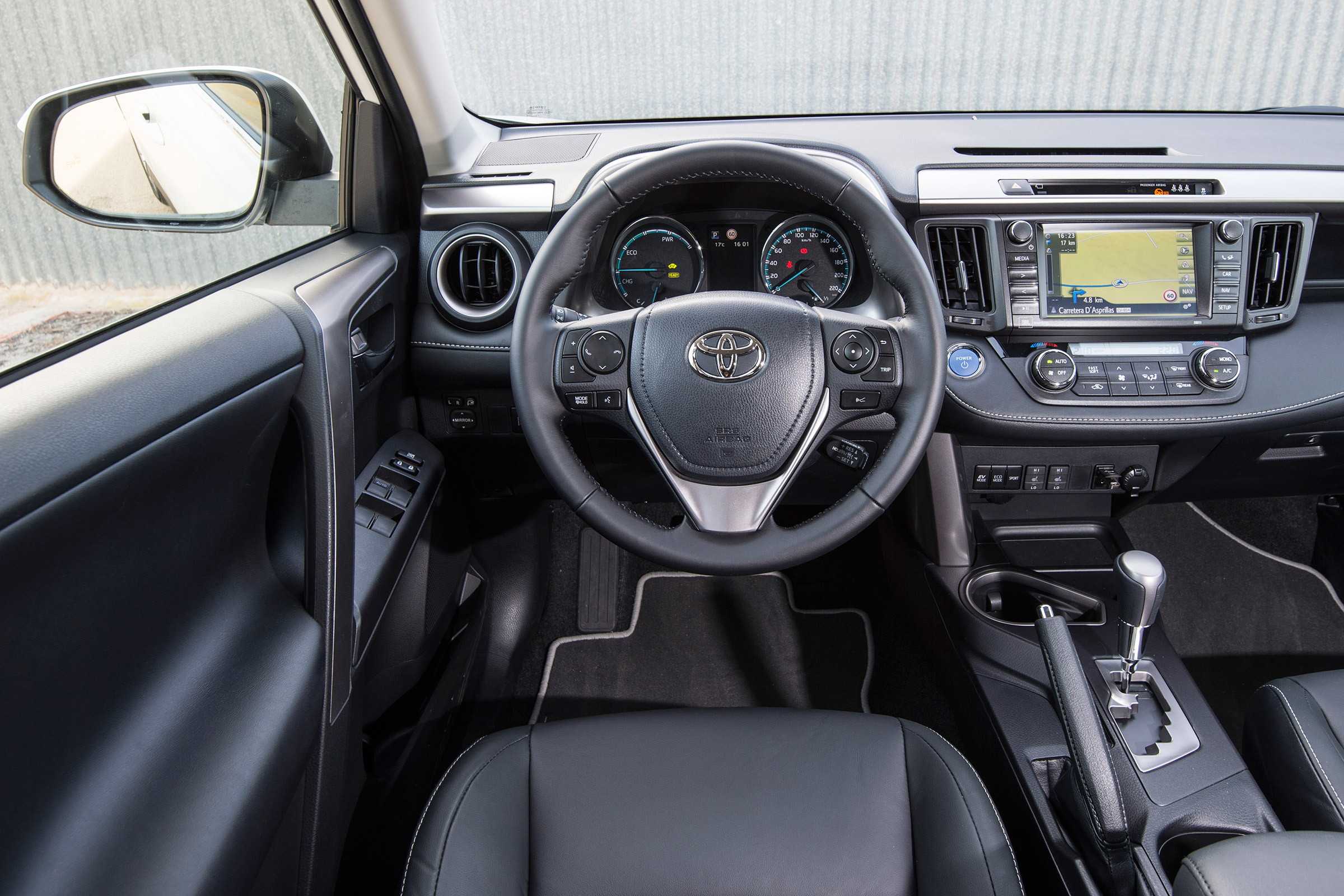 Toyota RAV4 Hybrid - dash