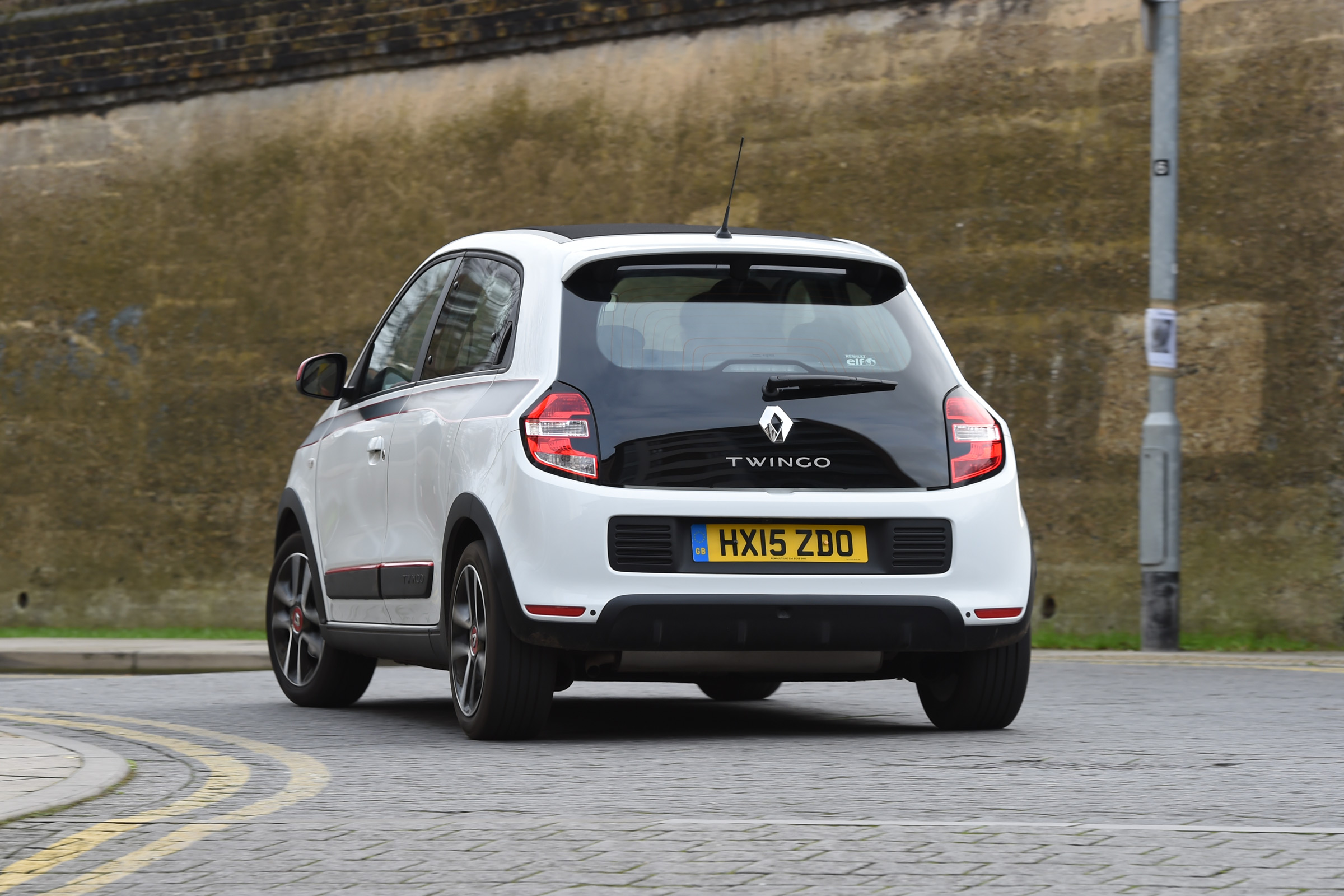 Renault Twingo long-termer - rear cornering