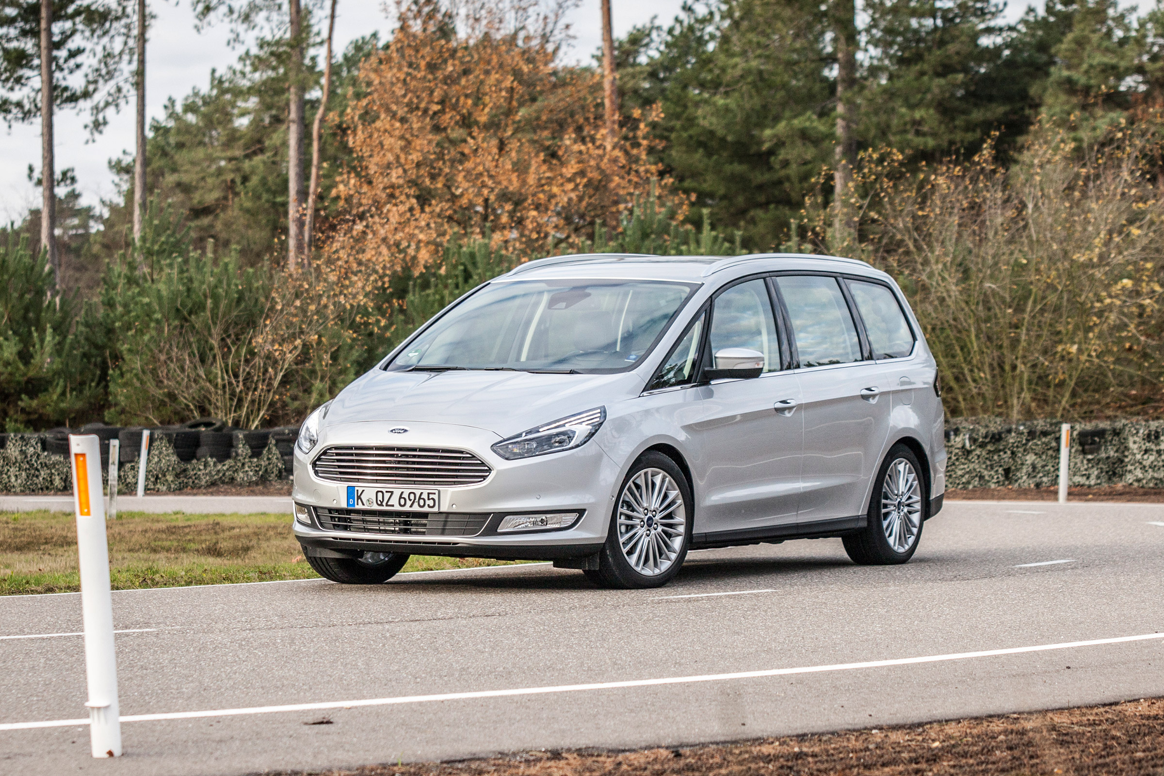 Ford Galaxy AWD - front action