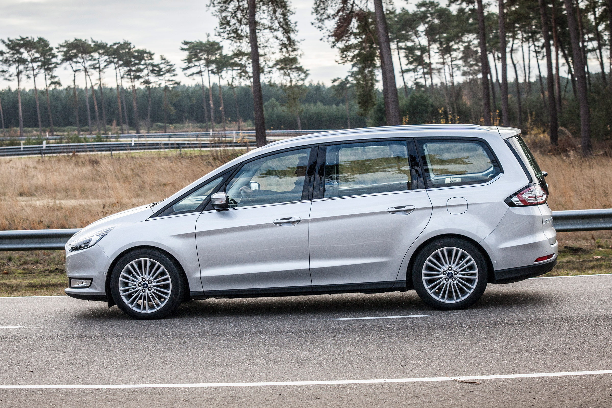 Ford Galaxy AWD - side
