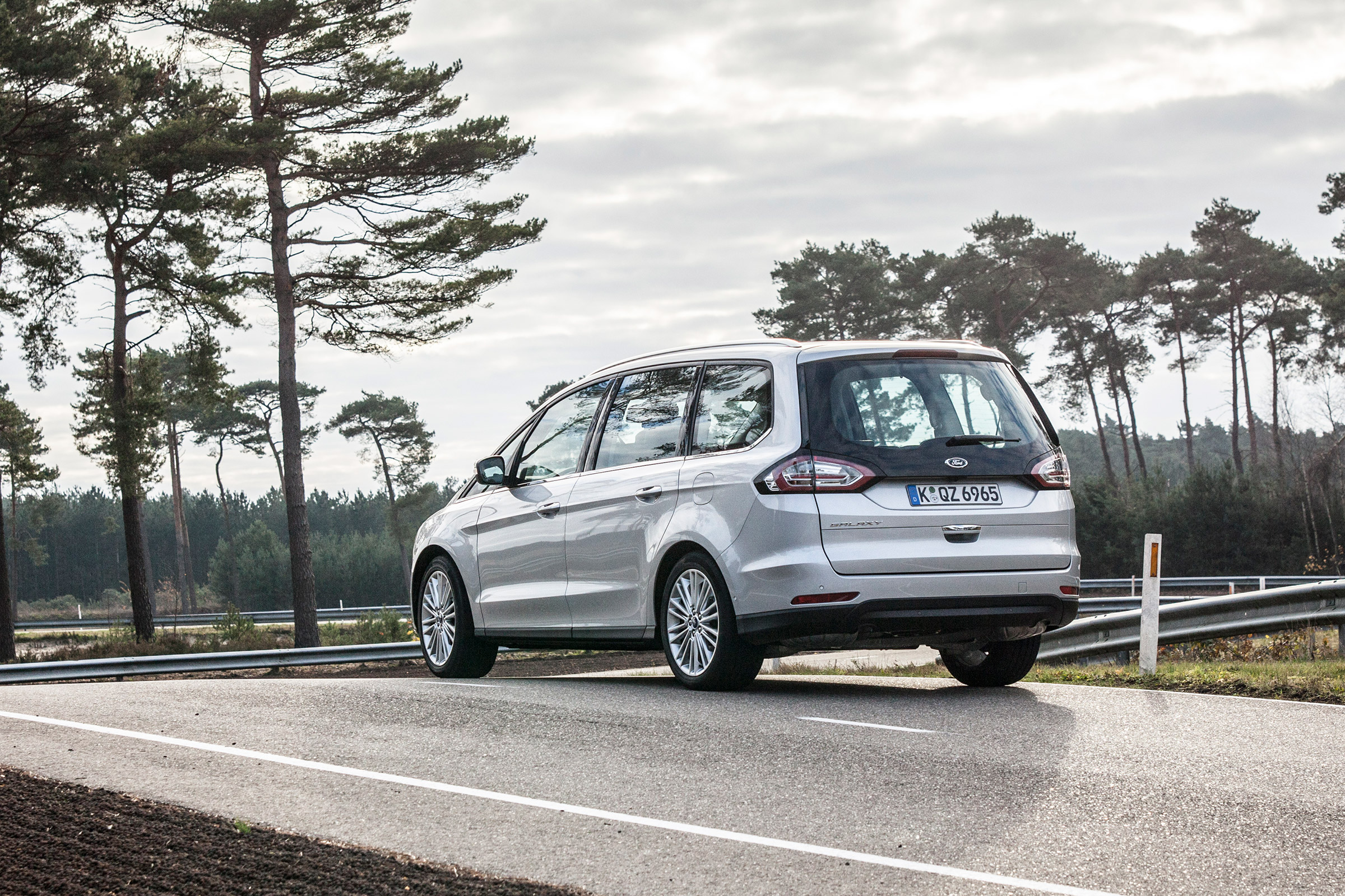Ford Galaxy AWD - rear panning