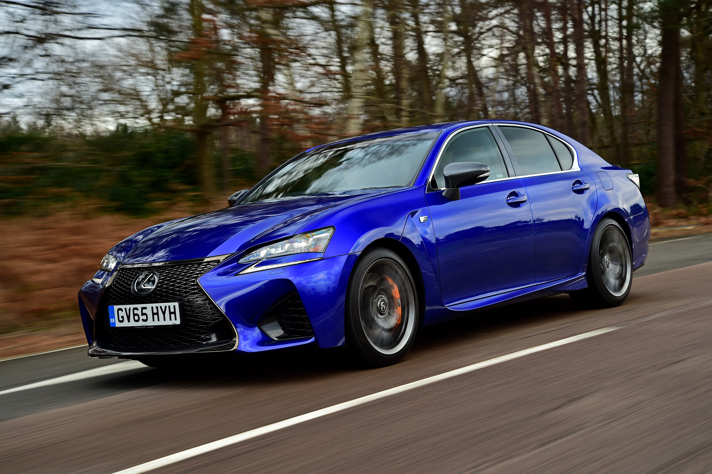 New Lexus GS F 2016 - front tracking
