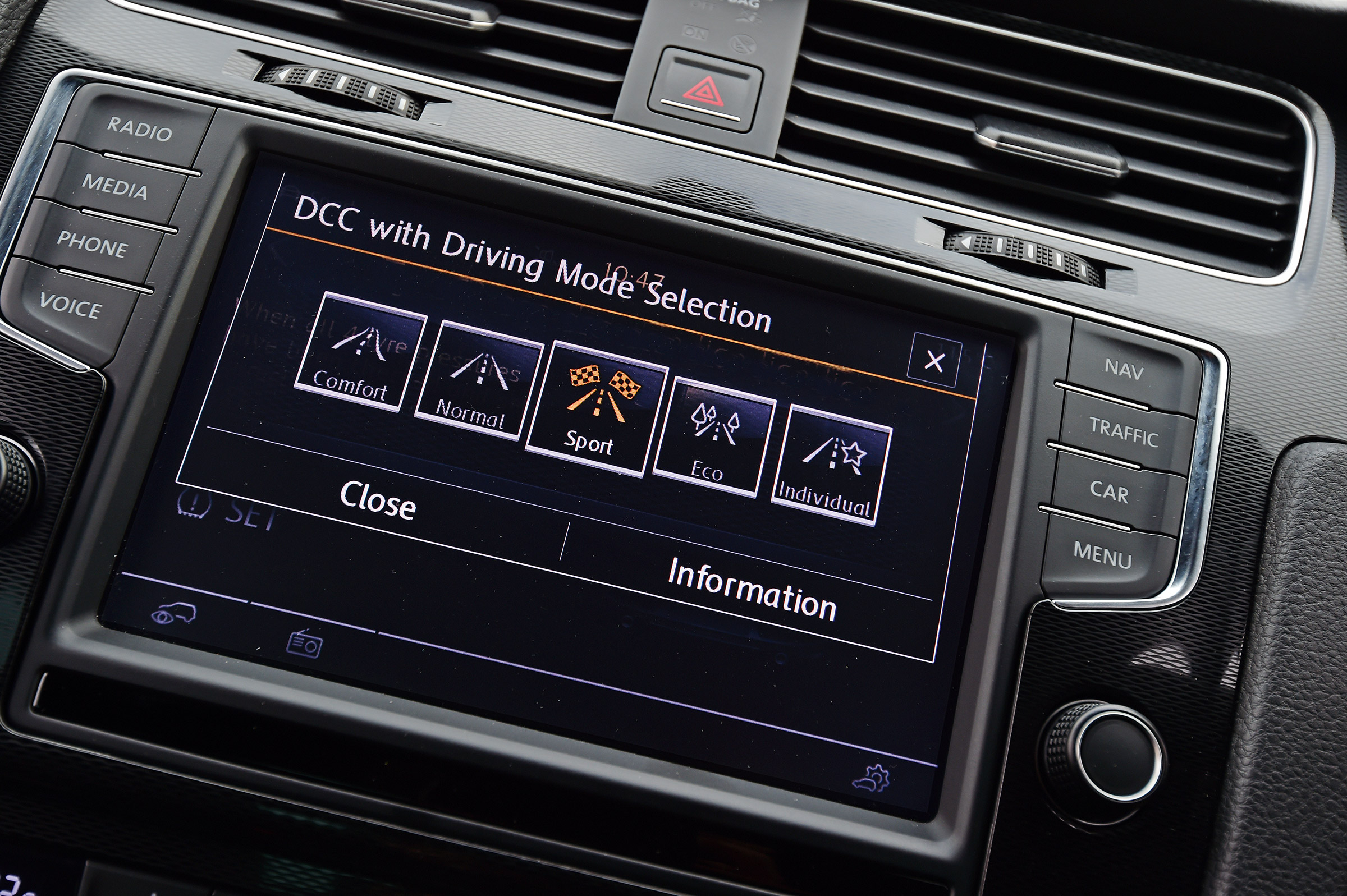 Volkswagen Golf GTI - sat-nav