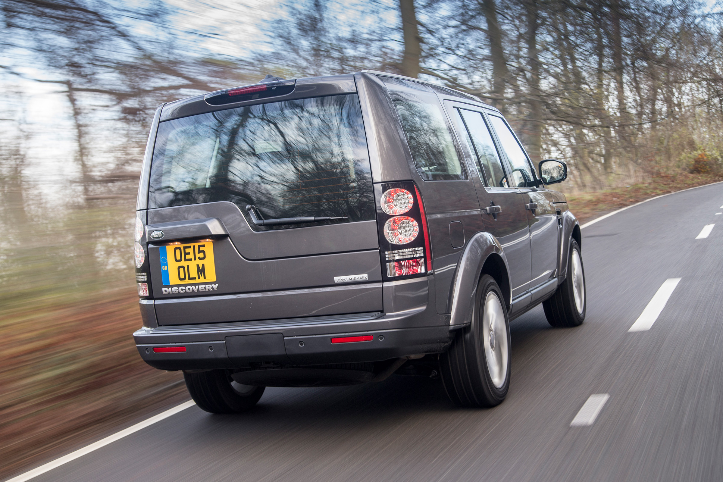 Land Rover Discovery Landmark rear tracking