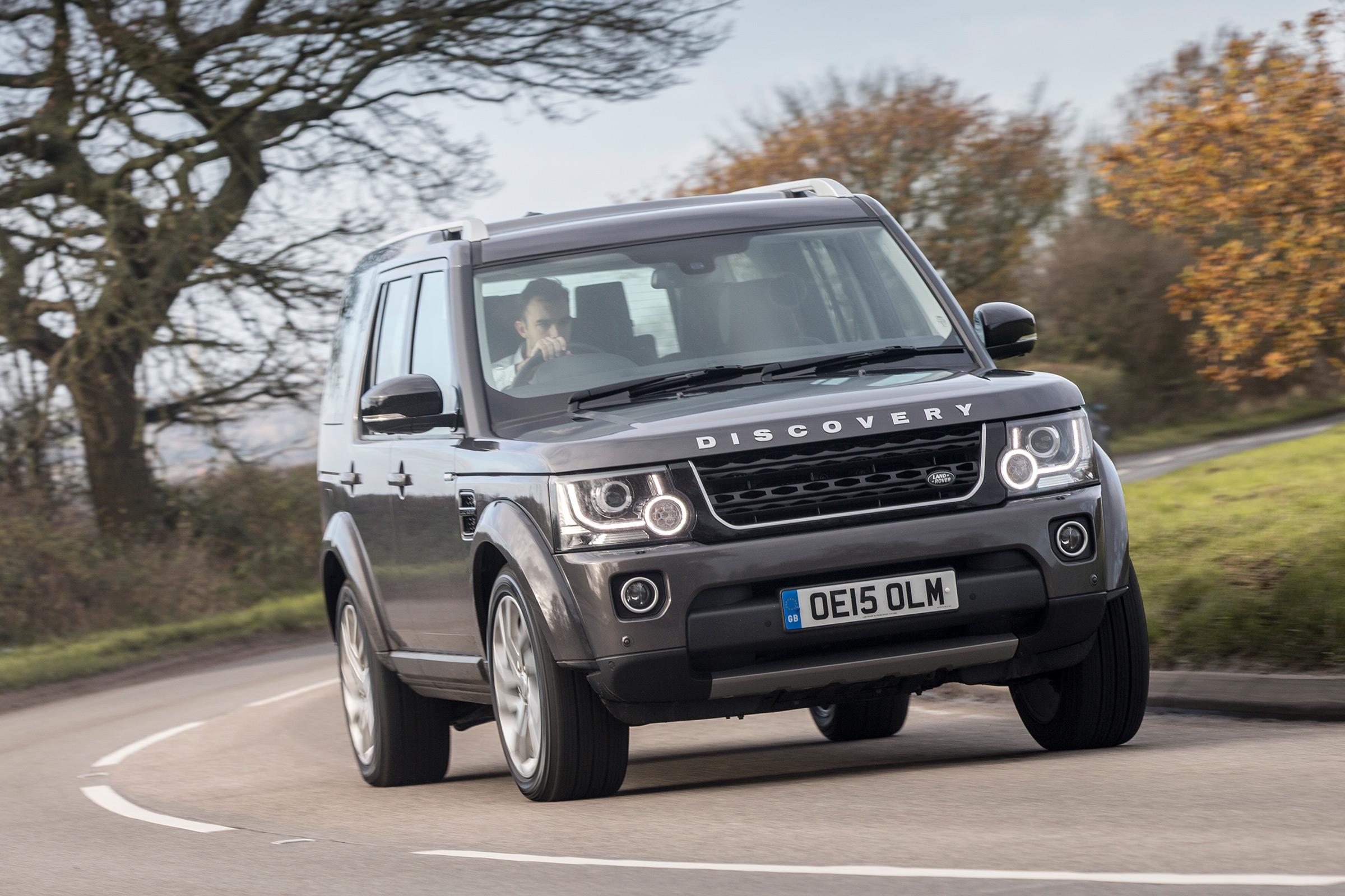 Land Rover Discovery Landmark front cornering
