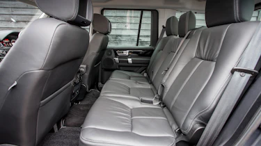 Land Rover Discovery Landmark rear seats