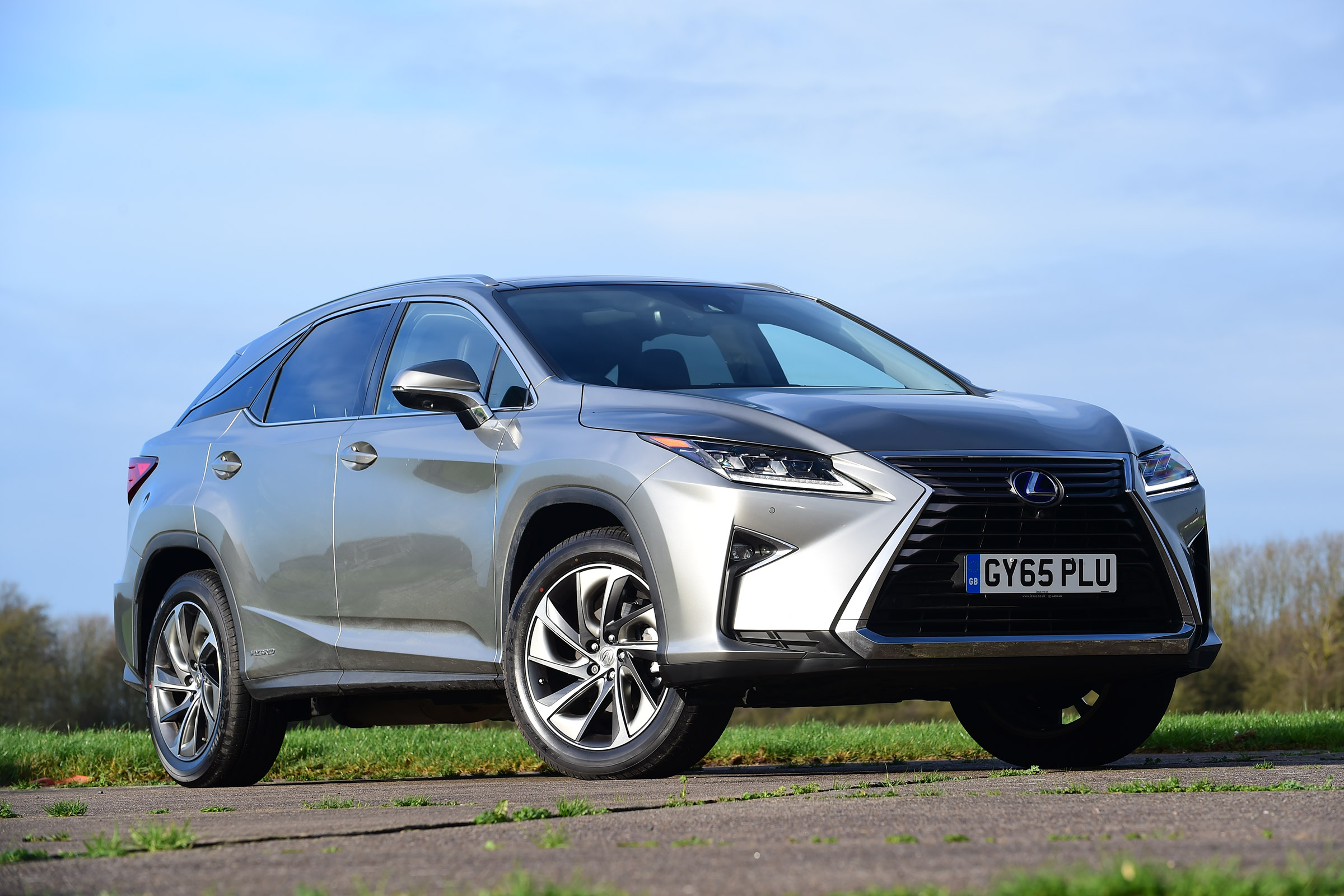 Lexus RX - front static