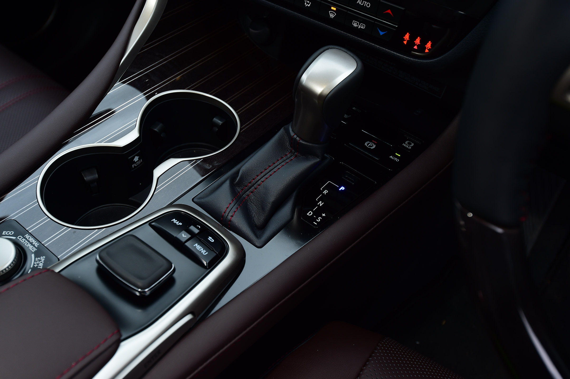 Lexus RX - centre console