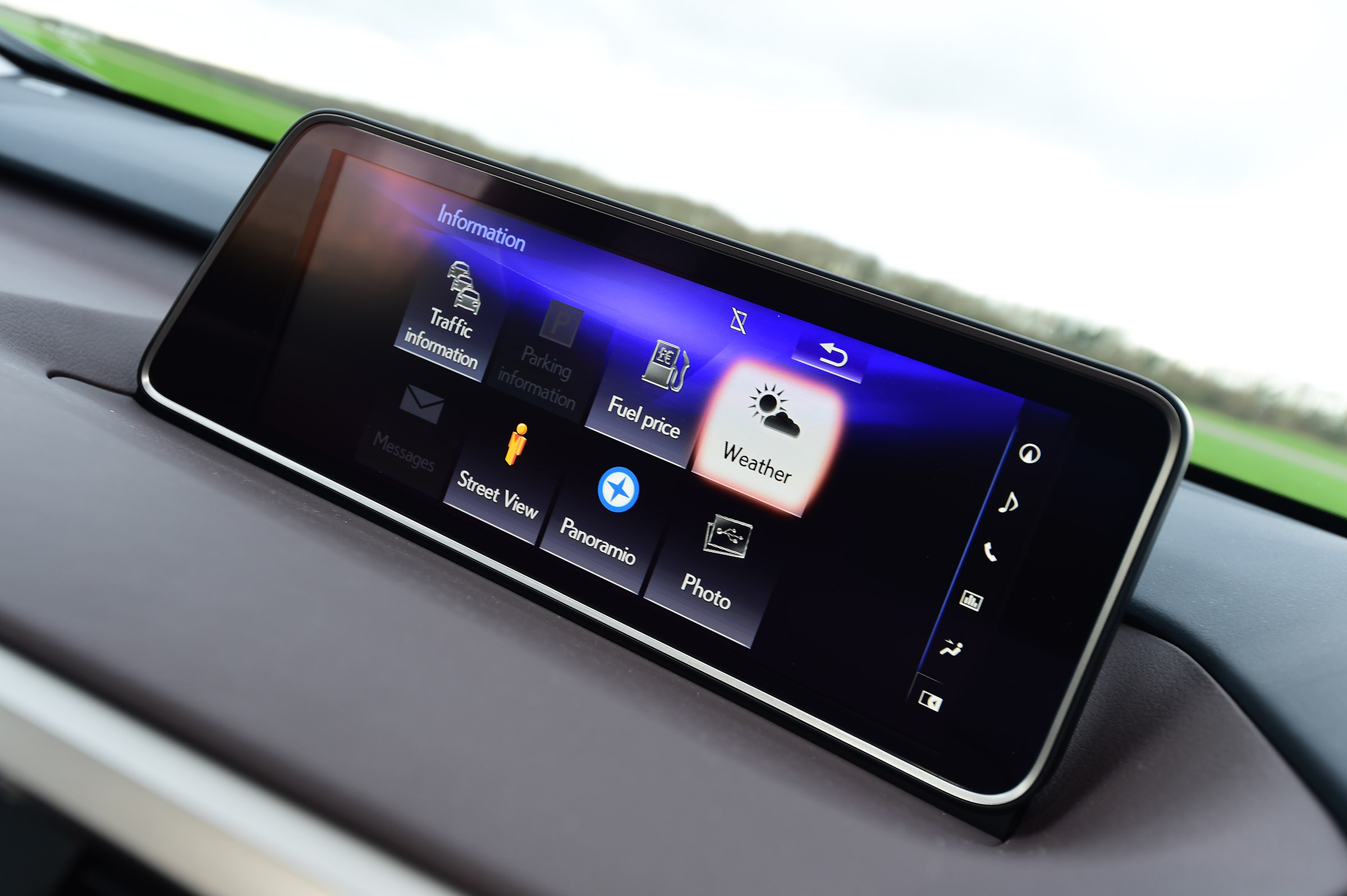 Lexus RX - infotainment screen
