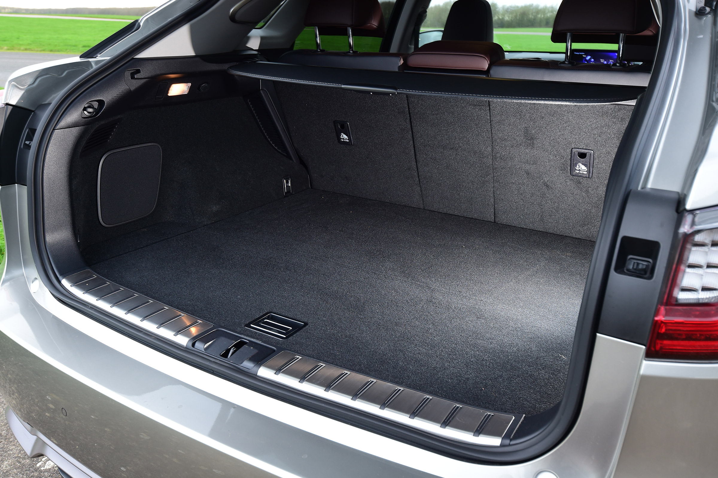 Lexus RX - boot
