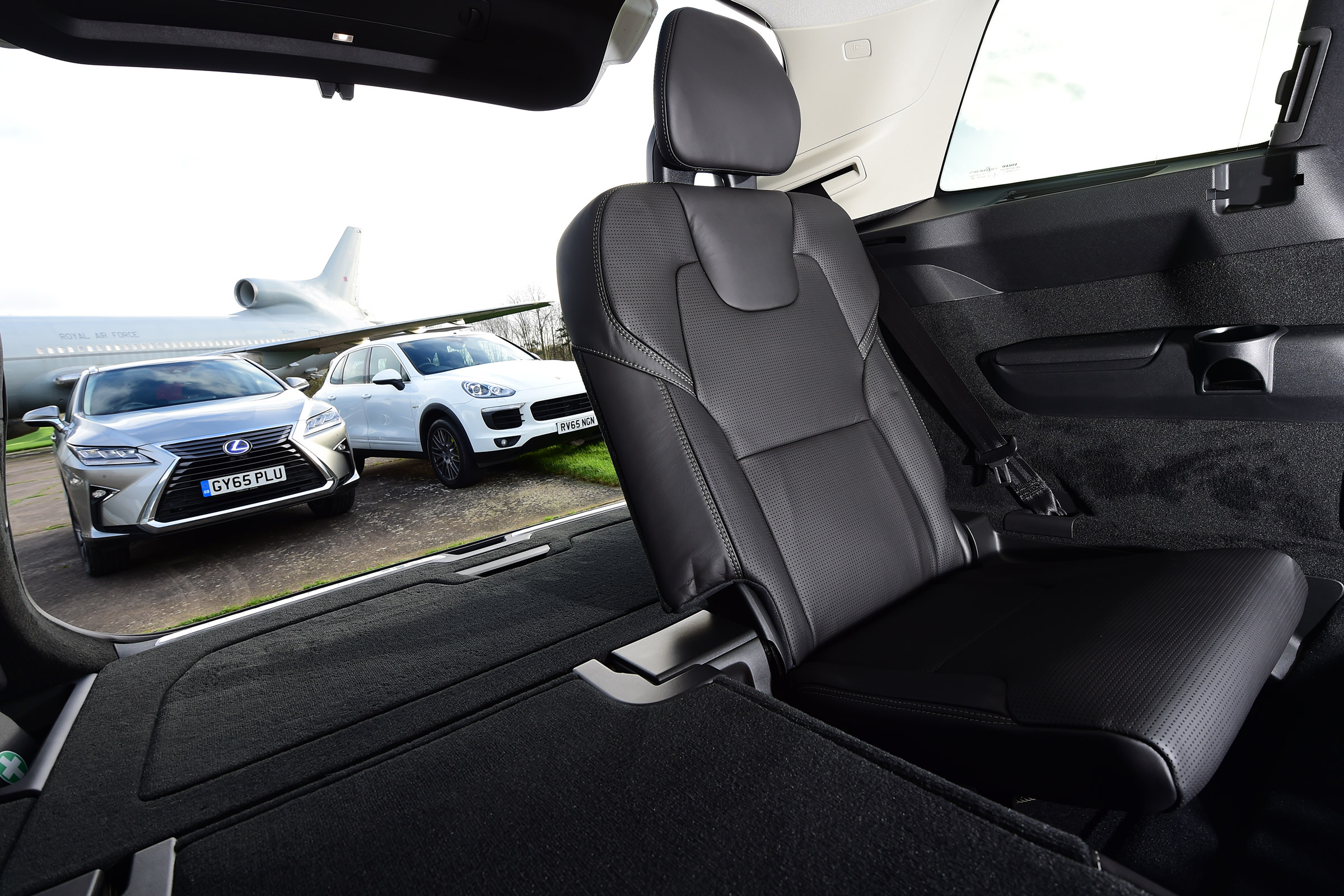 Lexus RX vs Porsche Cayenne vs Volvo XC90 - day