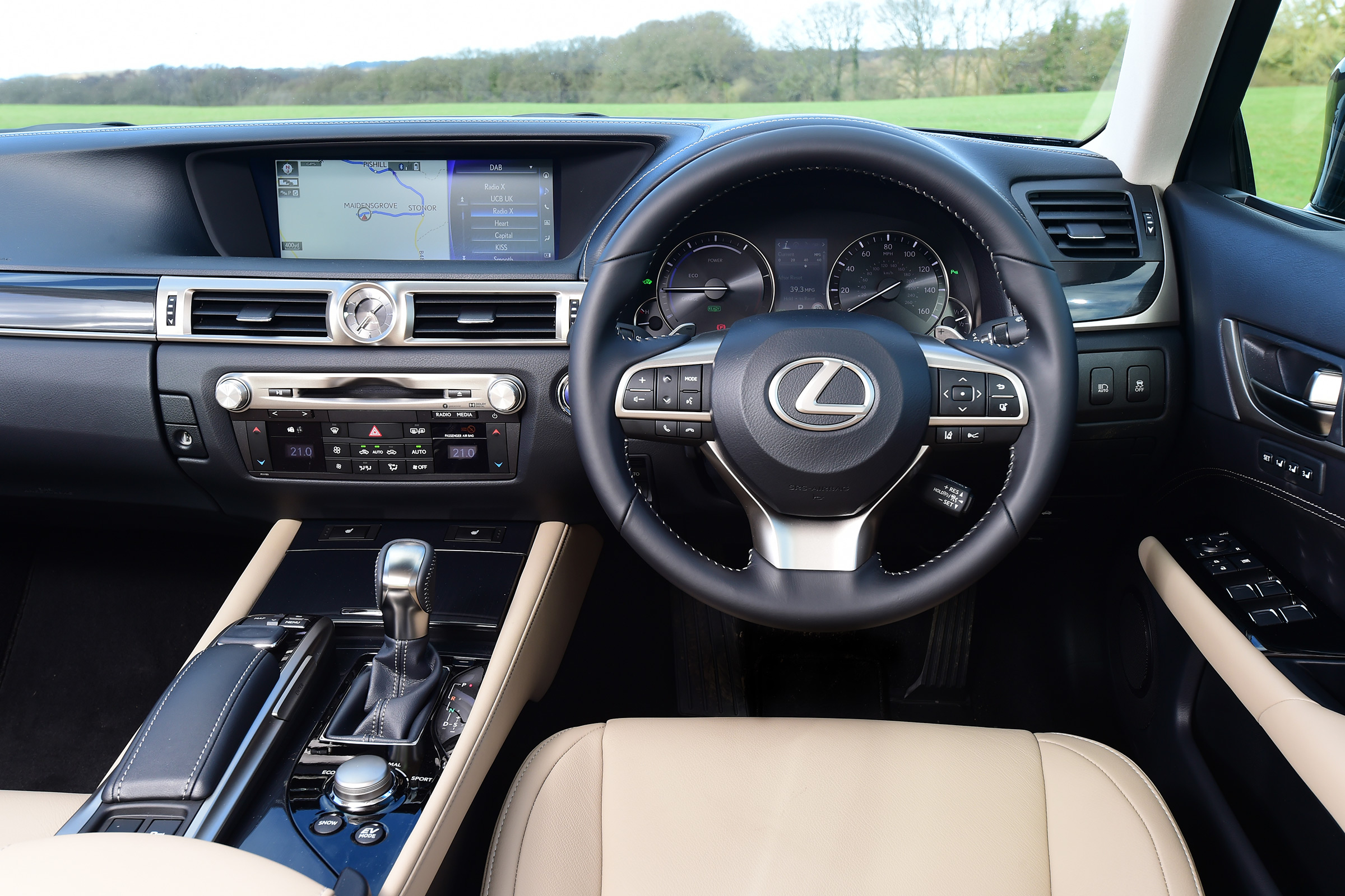 Lexus GS 300h 2016 - dashboard