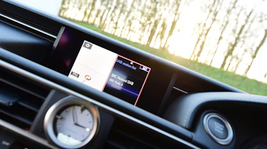 Lexus RC 200t - infotainment