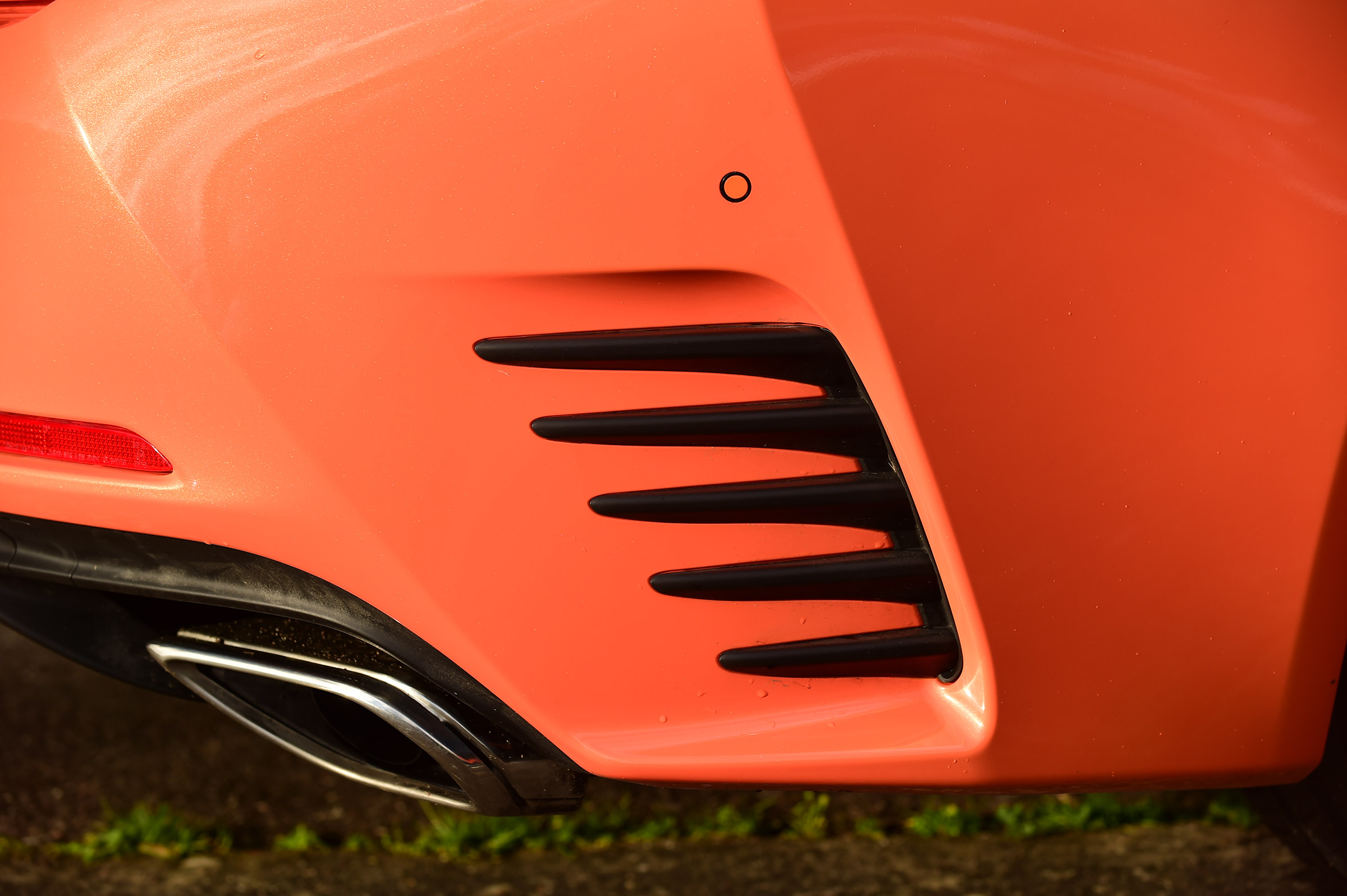 Lexus RC 200t - exhaust detail