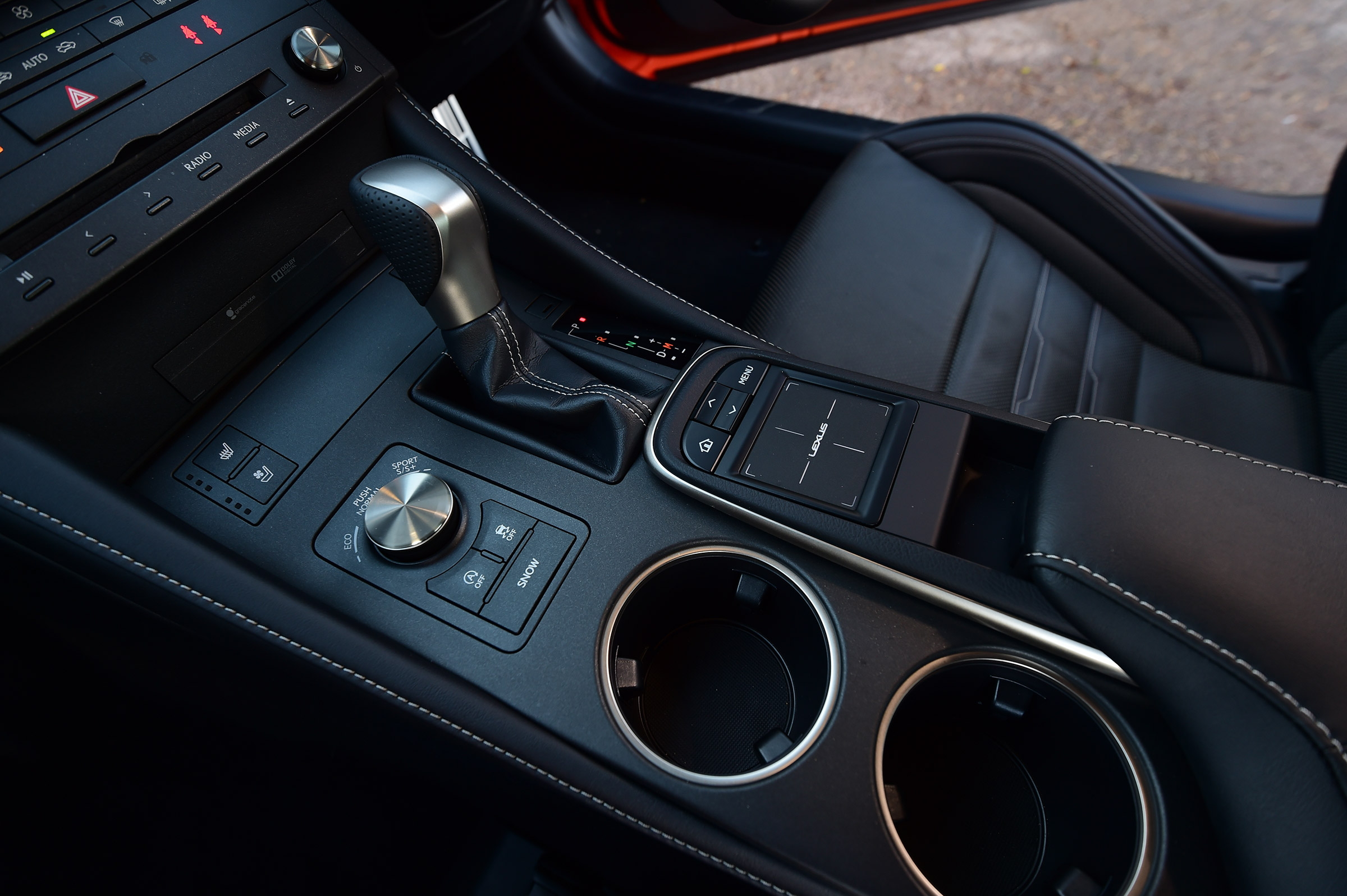 Lexus RC 200t - centre console